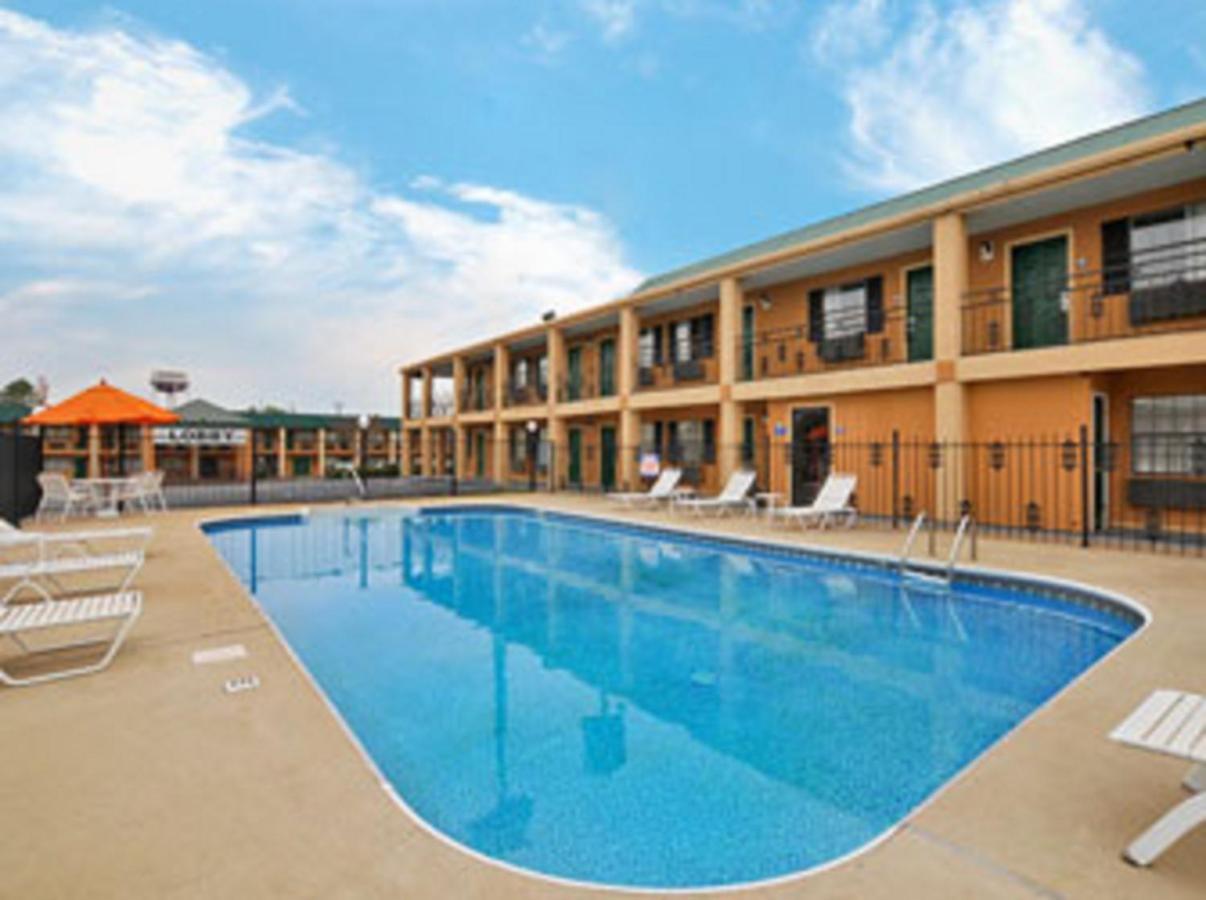 Travelodge By Wyndham Natchitoches Eksteriør billede